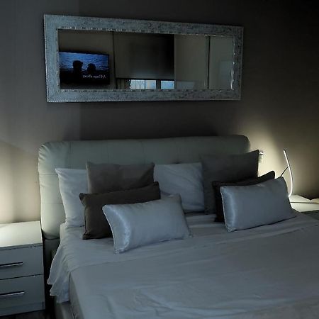 Entire Apartment , 2 Bedrooms Newly Remodeled Center Sitges Barcelona Экстерьер фото