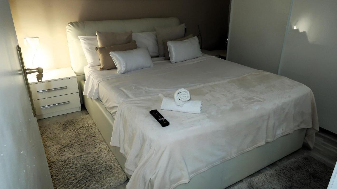 Entire Apartment , 2 Bedrooms Newly Remodeled Center Sitges Barcelona Экстерьер фото