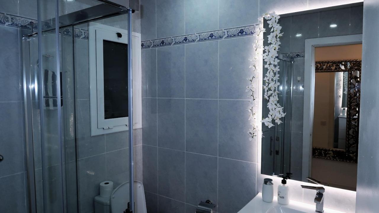 Entire Apartment , 2 Bedrooms Newly Remodeled Center Sitges Barcelona Экстерьер фото